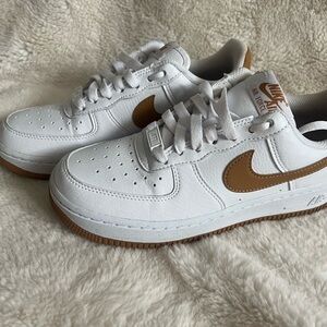 Nike Women's White and Brown Sneakers